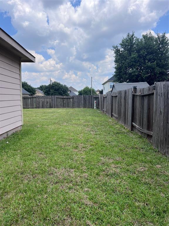 Building Photo - 2319 Shady Tree Ln