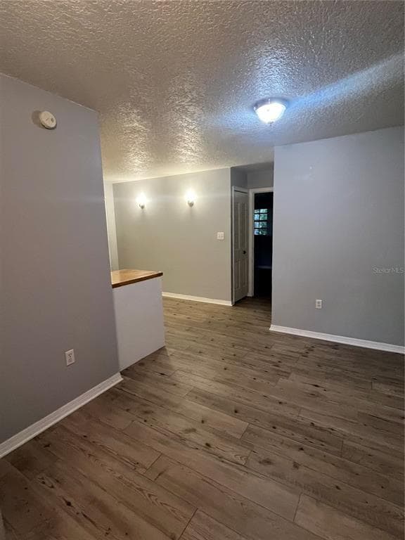 Building Photo - 1512 E 1st Ave Pl