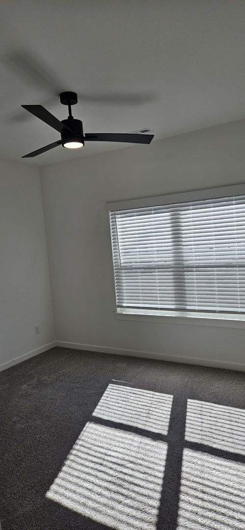 Building Photo - 1378 W Mt Comfort Rd