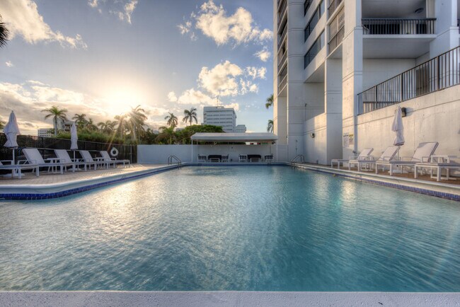 Building Photo - 400 N Flagler Dr