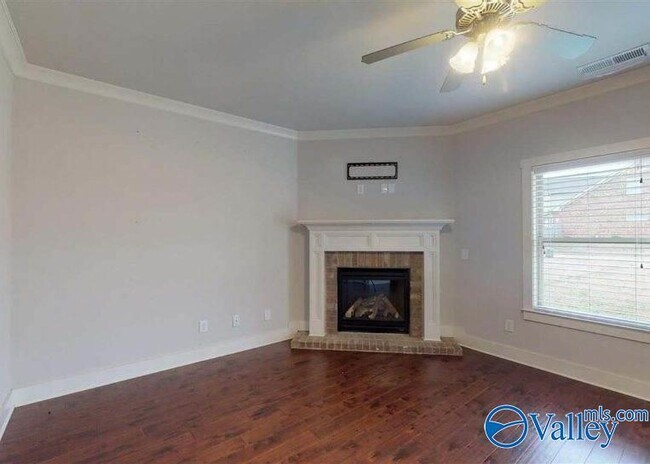 Building Photo - 7601 NW Ashor Dr