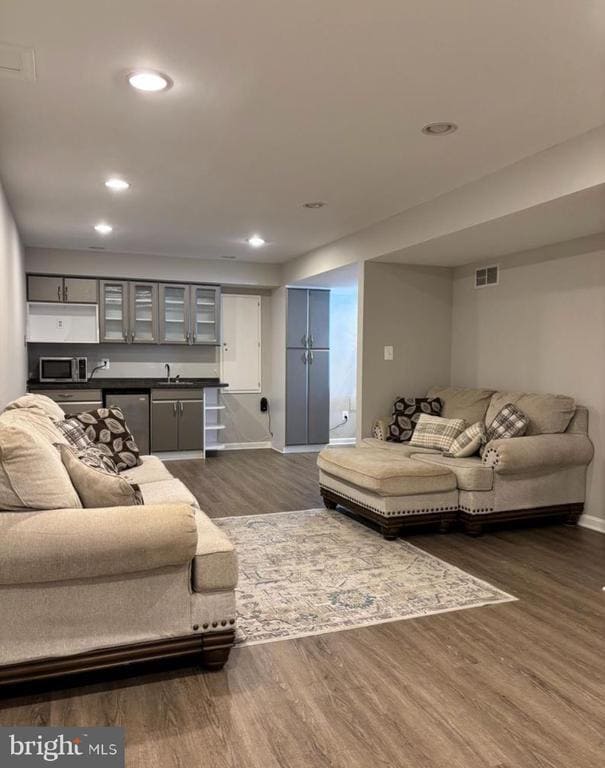 Building Photo - 9830 Meadow Valley Dr