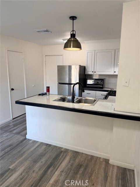 Building Photo - 2200 Cedro Ct