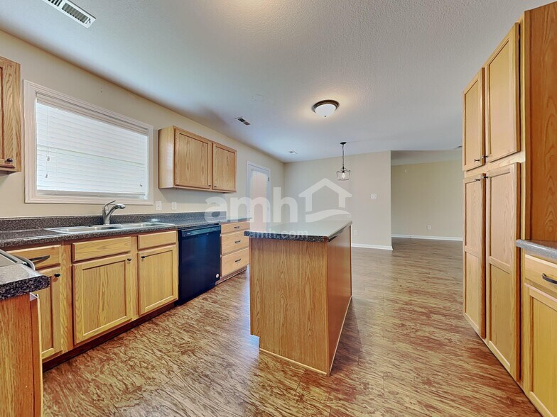 Building Photo - 7904 Mill Park Ln