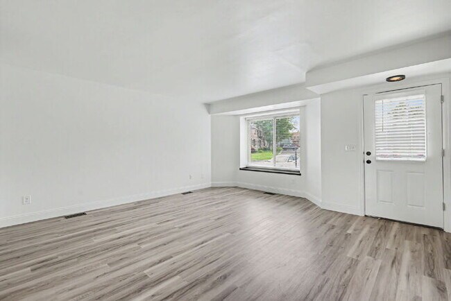 Building Photo - Move-In Ready 3-Bedroom Home with Modern Finishes Just Minutes from Fort Carson