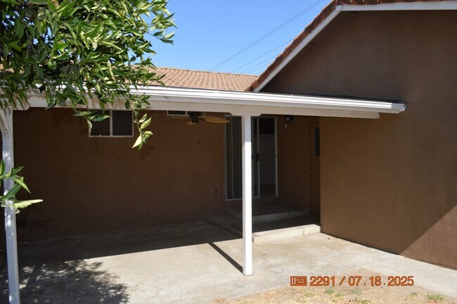 Building Photo - 4504 E Monte Vista Ave