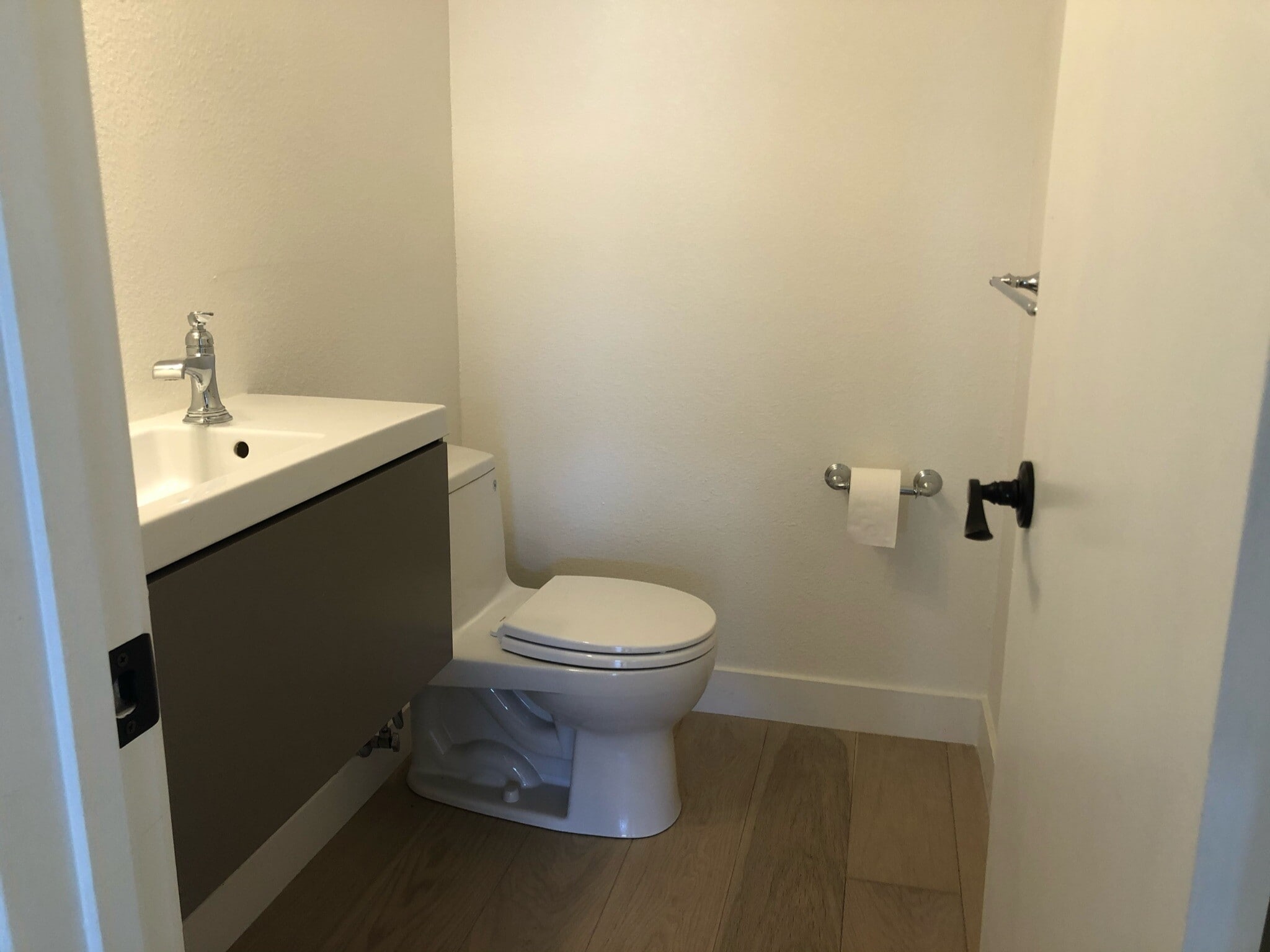 Powder Room - 1546 Michael Ln
