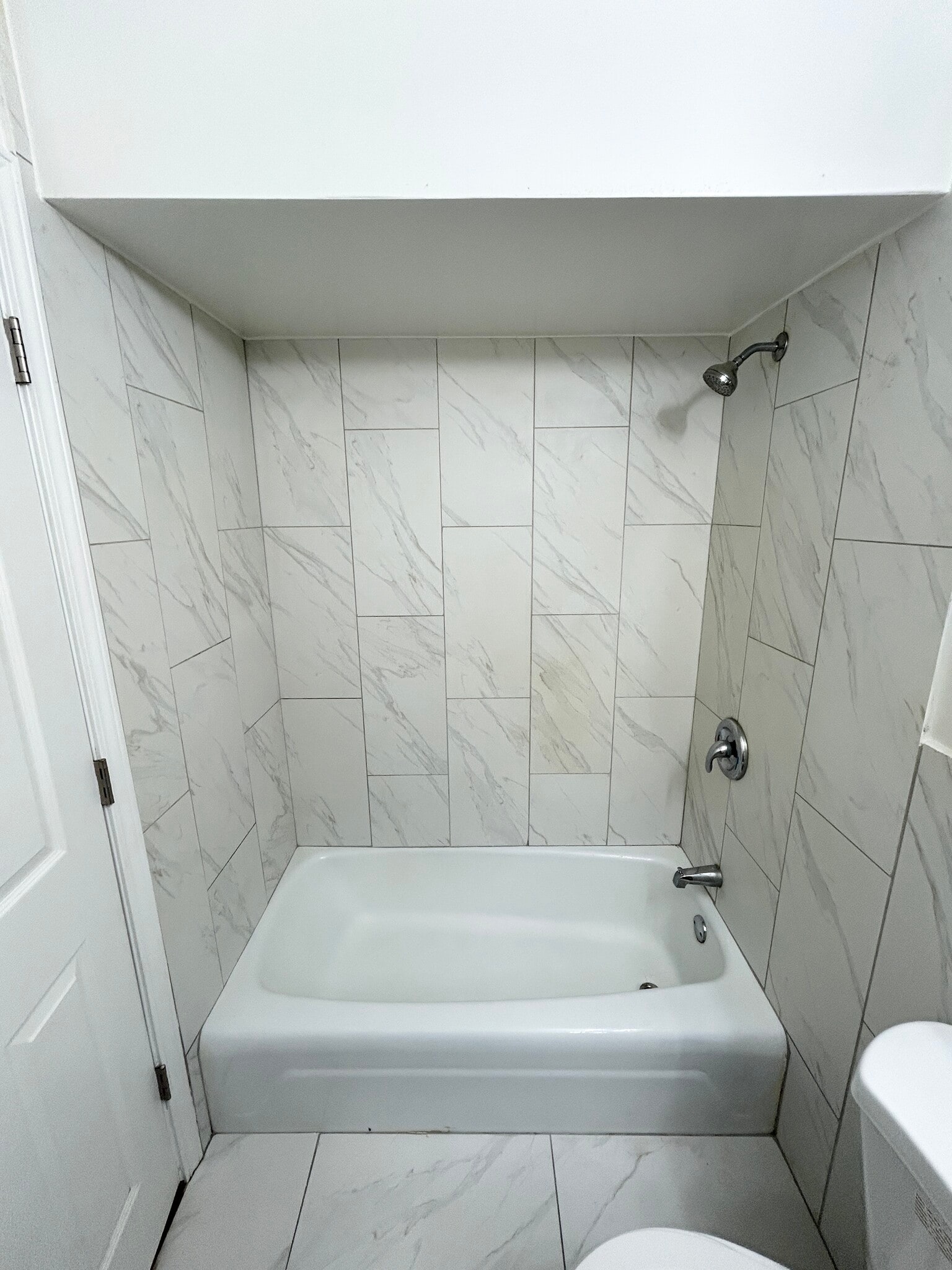 Building Photo - 3732 N Pine Grove Ave