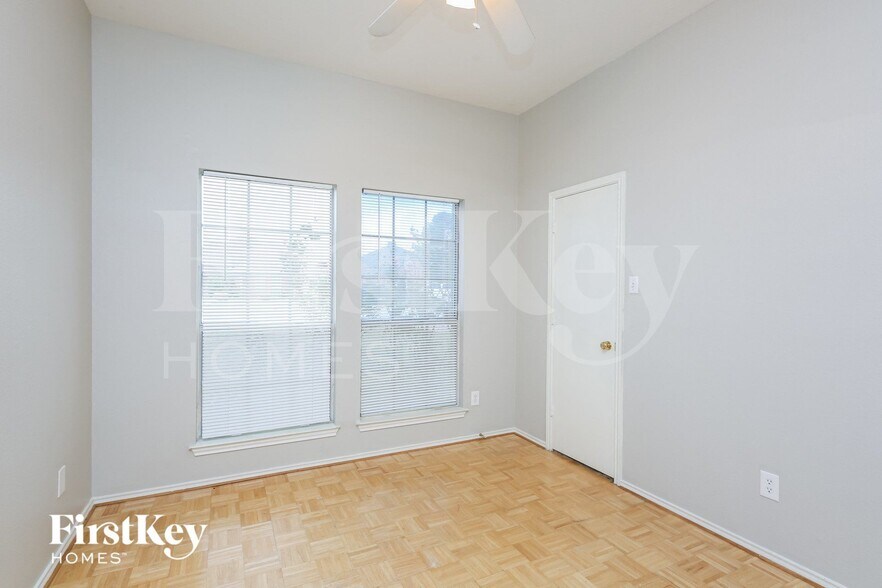 Building Photo - 1203 Jamestown Ct