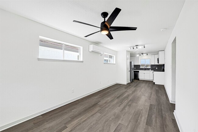 Building Photo - 8701 Bertwood St