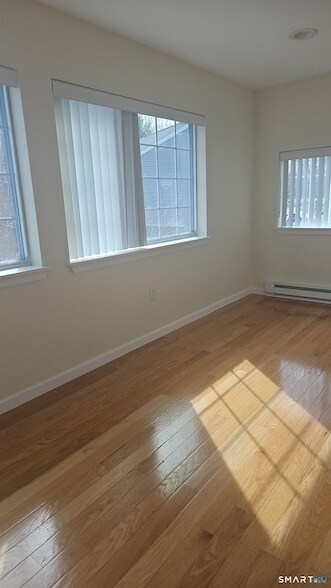 Building Photo - 20 Apple Way