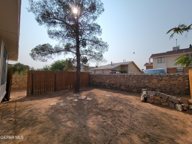 Building Photo - 11340 Lake Nasser Dr