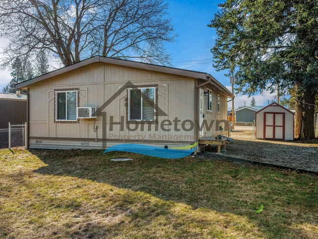 Building Photo - 2 Bedroom 1 Bathroom Home with Off-Street Parking Available in Athol!