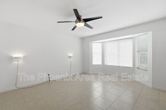 Building Photo - 507 W Nopal Ave