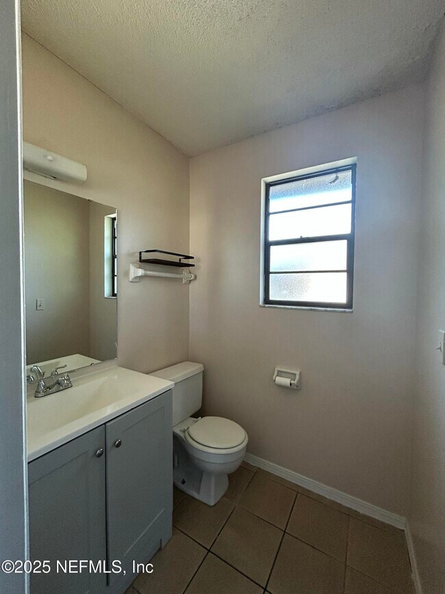 Building Photo - 472 Crabapple Ct