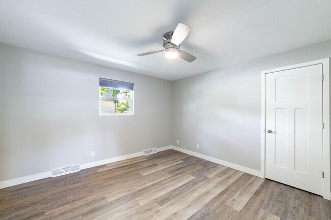 Building Photo - 3405 Balboa Ln
