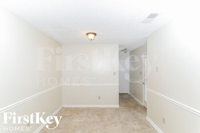 Building Photo - 1112 Sunstar Dr