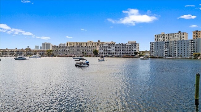 Building Photo - 2200 Diana Dr