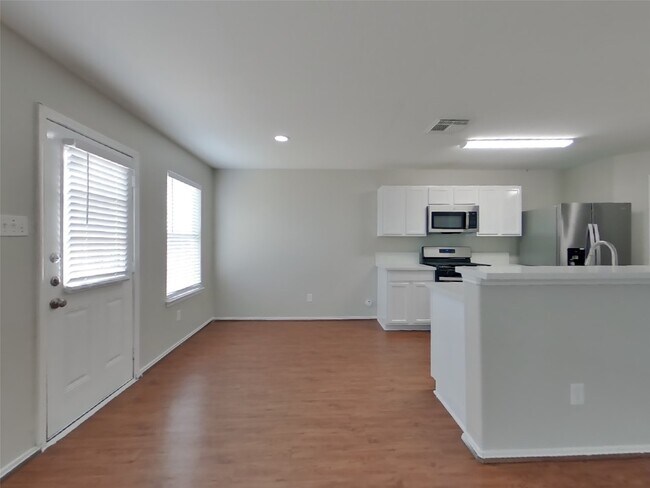 Building Photo - 8227 Radial Ct