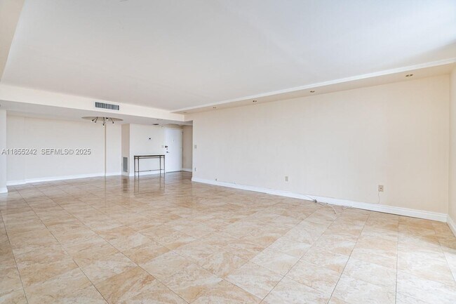 Building Photo - 2801 NE 183rd St