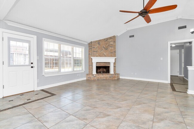 Building Photo - 13406 Splintered Oak Dr