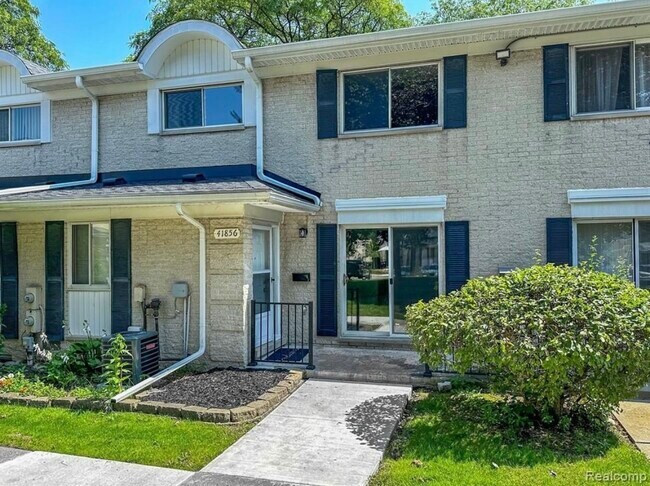 Primary Photo - 41856 Langley Dr