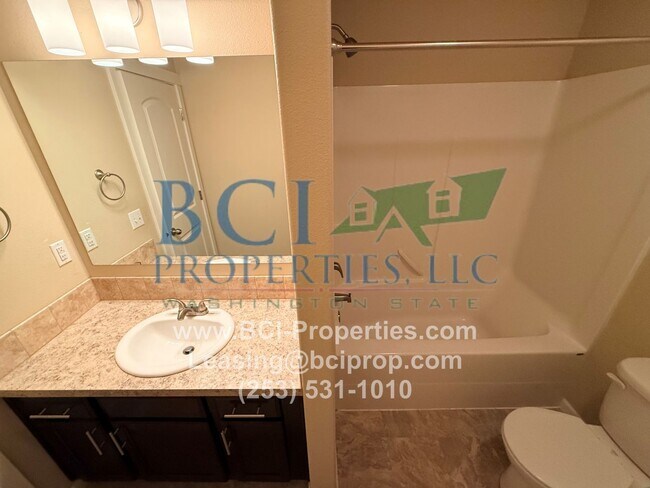 Building Photo - 412 T St SE