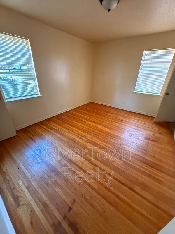 Building Photo - 5176 Sea Shore Rd