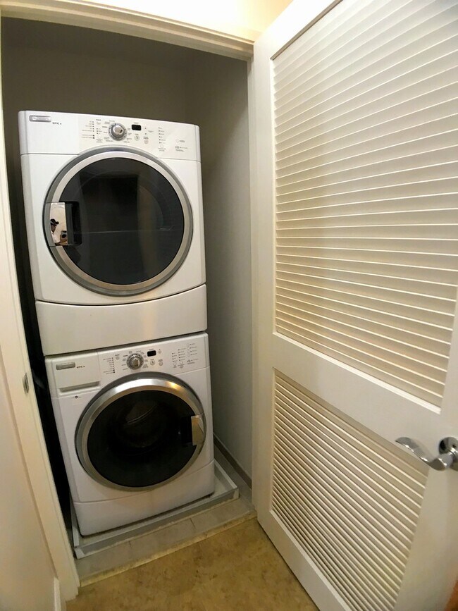 Building Photo - Resort style living! 3 Bed 2 Bath 2Pkg  Ko'Olina Kai Golf Estates