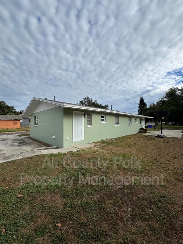 Building Photo - 411 S Cornelia Ave