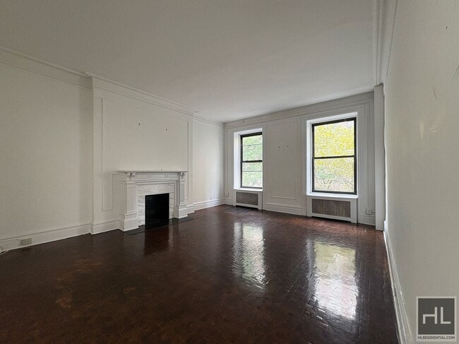 Building Photo - 24 E 80th St