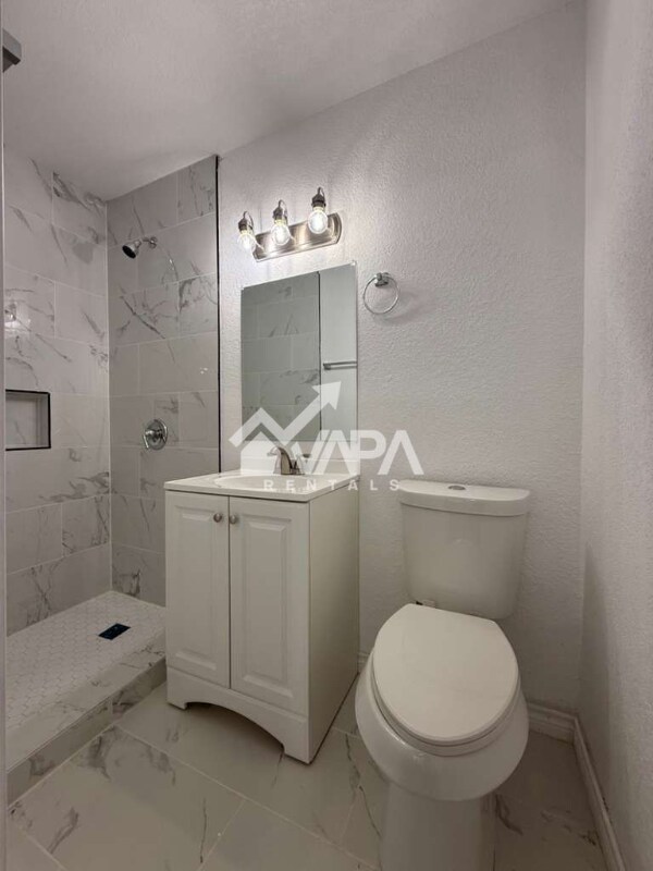 Building Photo - 231 Middlebury Dr