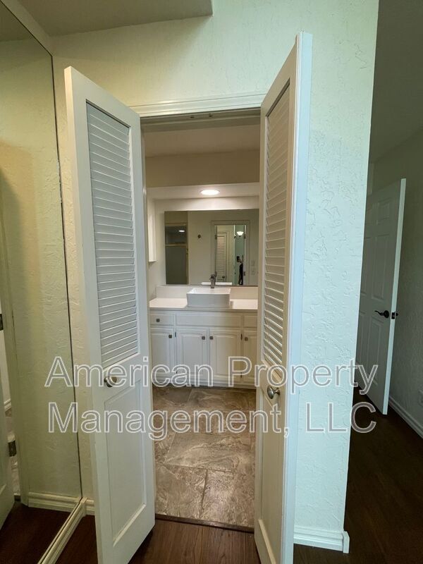 Building Photo - 3711 E 108th St