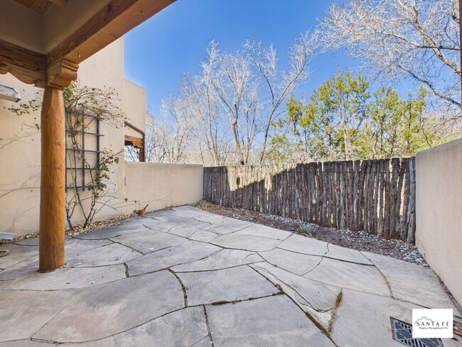 Building Photo - Two Level Townhouse Available February 1, 2026