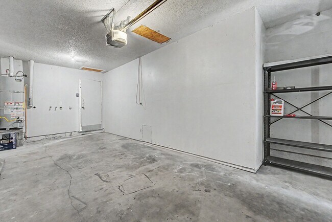 Building Photo - 1142 Nadene Dr