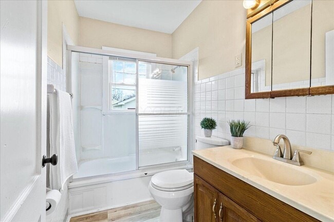 Building Photo - 2593 Osceola Ave