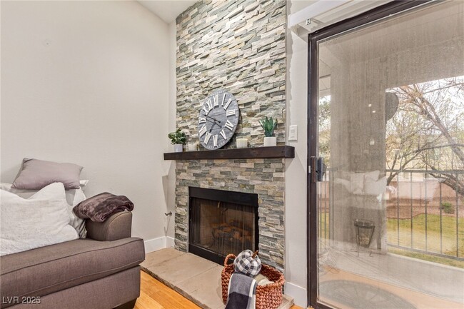 Building Photo - 2840 Blue Bonnet Dr