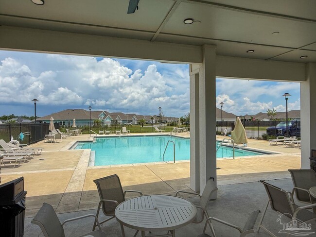 Building Photo - 6169 Jenks Dr