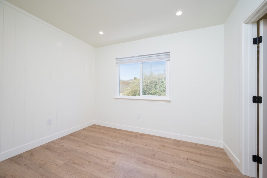 Main Bedroom - 680 Morro St