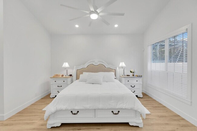 Building Photo - 6391 NW 23rd Ln