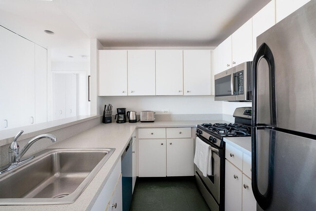 Building Photo - 87 Columbus Ave