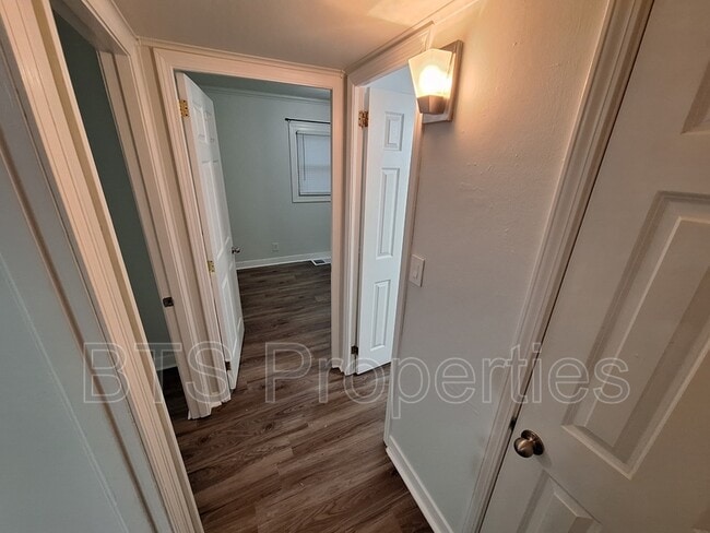 Building Photo - 921 W Purtscher Dr