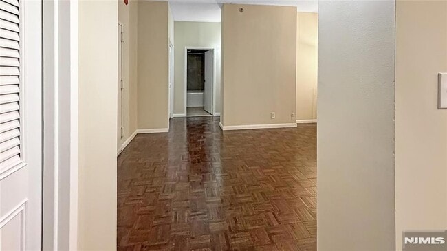 Building Photo - 326 Prospect Ave