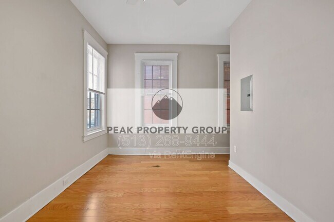 Building Photo - 516 E 13th St