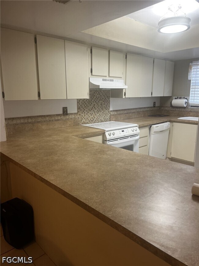 Building Photo - 1754 Cape Coral Pkwy E
