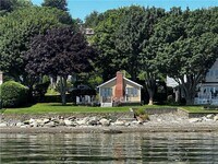 Building Photo - 25 Bayside Ave