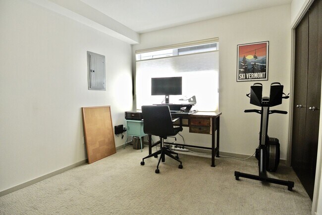 Building Photo - Modern, Stand Alone Home in the heart of Ballard!