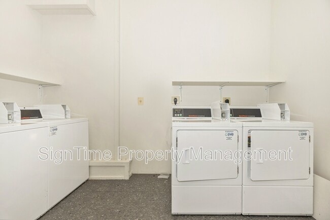 Building Photo - 796 Frederick St