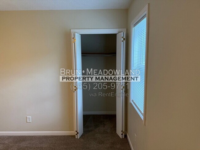 Building Photo - 103 Mapletree Ln