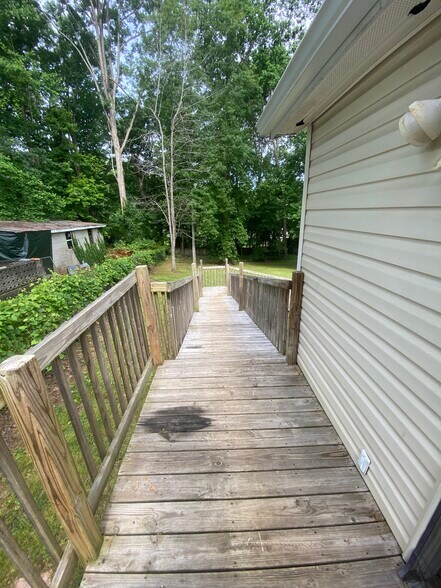 Building Photo - 117 Tubbs Mountain Rd